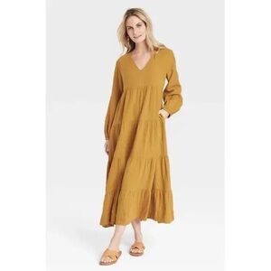 Universal thread muslin dress
